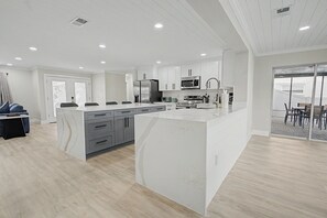Private kitchen - Harbor Island - 4900 Shoreview Ct 3 Bedroom Home (Port Richey)
