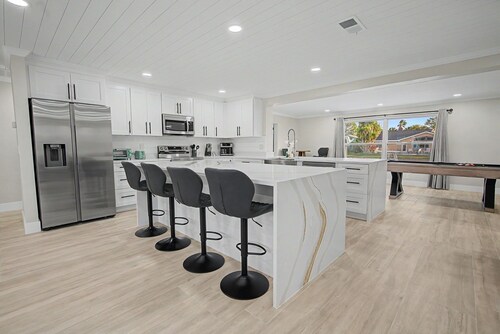 Harbor Island - 4900 Shoreview Ct 3 Bedroom Home