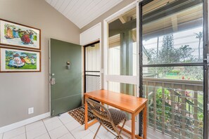 Interior - 🐢 Turtle Bay Loft | ⛳ Golf Views + 🌊 Walk to Beach (Kahuku)