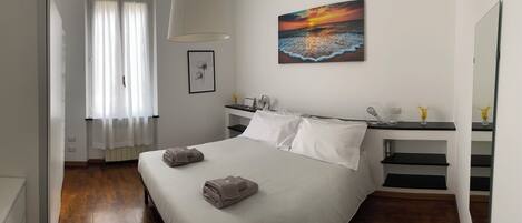 2 chambres, fer et planche Ă repasser, Wi-Fi, draps fournis