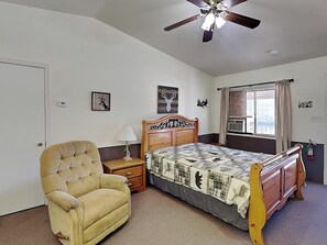 Internet, bed sheets - Buck Deer Cabinette: Studio + Mountain Views! (Alto)