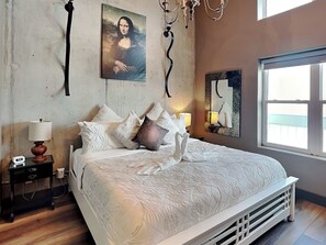 3 bedrooms, iron/ironing board, Internet, bed sheets - Ocean Grove PH 1101 | Stunning Penthouse & Gulf Views! (Galveston)