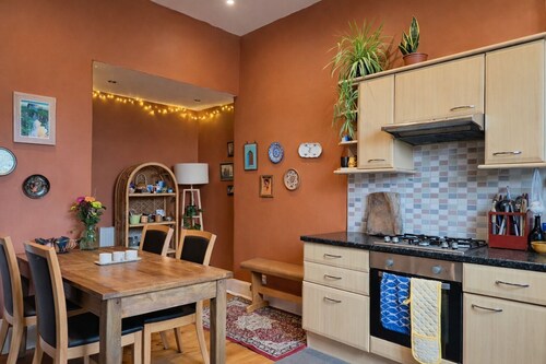 Vibrant & Unique Top Floor Flat in Glasgow's Southside