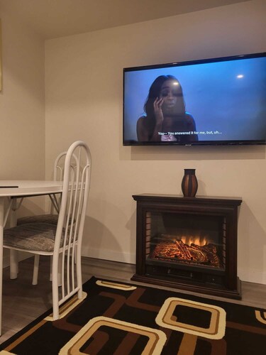 Comfy 2 bedroom basement & bathroom, close to a lot of stores & family friendly!