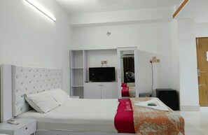 Basic Double or Twin Room - Hotel Living International  (Dhaka)