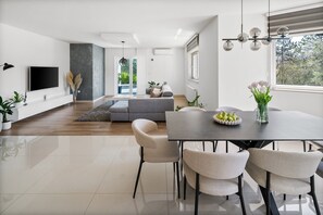 Dining - Villa Green Escape: Your Serene Family Getaway Awaits (Grubine)