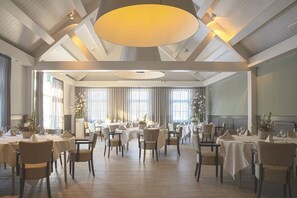 Banquet hall - Nature Getaway Near Jettens Windmill + Free Parking Spot (Uden)