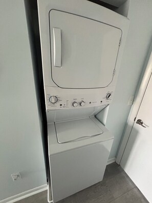 Interior - 2 BR/2.5 Bath Beach Condo in St. Augustine- walking distance to food & fun (St. Augustine)