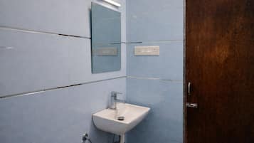 Double Room | Bathroom