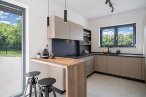 Kühlschrank, Ofen, Herdplatte, Geschirrspüler