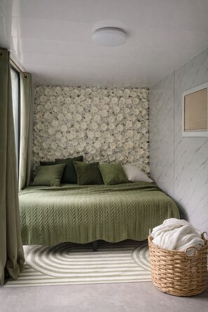 Room - Tiny Luxe Retreat (North Miami Beach)