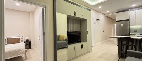 2 bedrooms, iron/ironing board, free WiFi, bed sheets