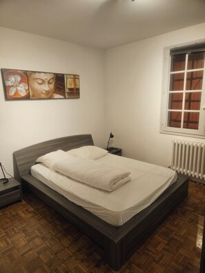 Room - In the village, house, garden, parking, walking distance to the beach (Guéthary)