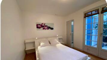 5 bedrooms, iron/ironing board, travel cot, free WiFi