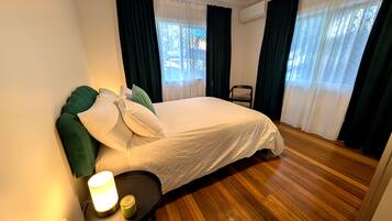 2 bedrooms, iron/ironing board, WiFi, bed sheets