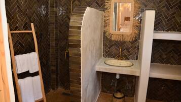 Comfort Quadruple Room | Bathroom