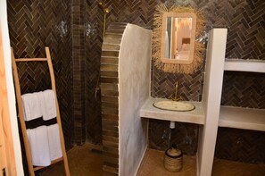 Habitación cuádruple Confort | Baño