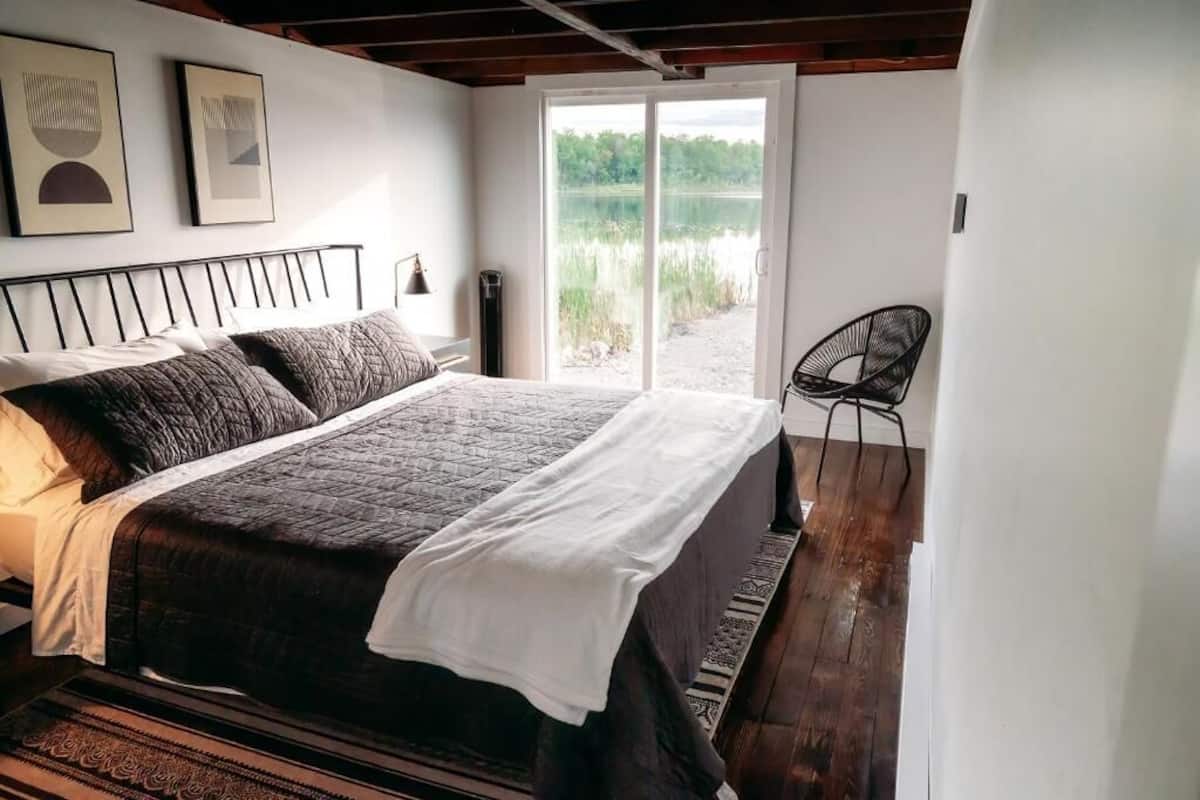 ChaumiĂšre Deluxe, patio, vue sur le lac