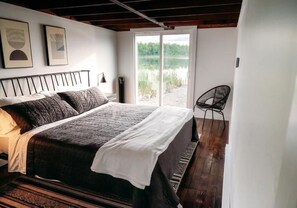 Deluxe Cottage, Patio, Lake View