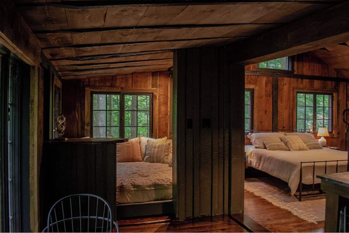 Stuga - uteplats - sjöutsikt