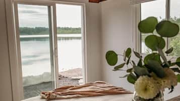 Deluxe Cottage, Patio, Lake View | Spa