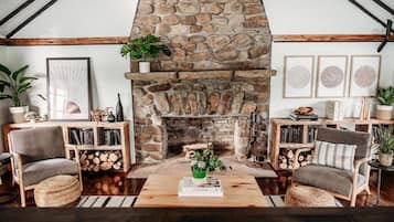 Småhus – deluxe, terrasse, utsikt mot innsjø