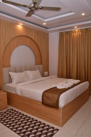 Quarto casal ou duplo luxo, sacada, vista para a colina