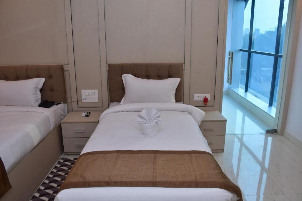 Quarto casal ou duplo luxo, sacada, vista para a colina