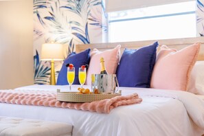 4 habitaciones, escritorio, cuna de viaje y internet 
