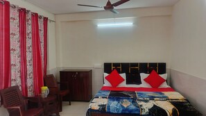 Room - chhaya Niwas (Dharamshala)