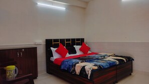 Room - chhaya Niwas (Dharamshala)