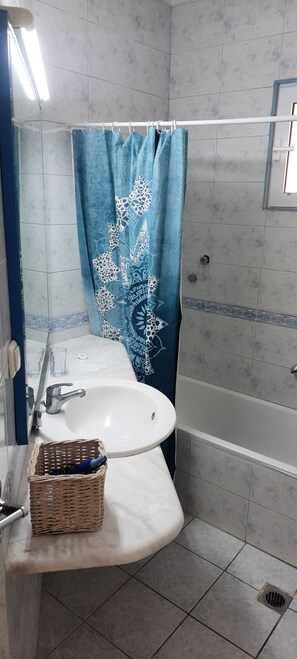 Bathroom - Dryades Hotel (Siviri)
