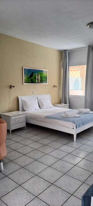 Room - Dryades Hotel (Siviri)
