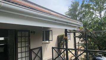 House, 3 Bedrooms, Balcony | Exterior