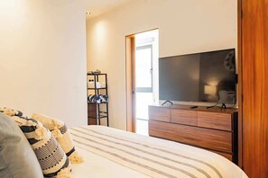 2 bedrooms, bed sheets - Luxury Ocean View Condo (Isla Mujeres)