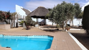 Pool - Charming 2-bedroom house 250m from the beach in Saint Helena Bay with AC (Saint Helena Bay)