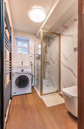 Een douche, een haardroger