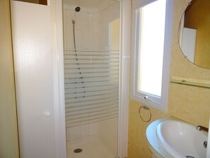 Hair dryer - 2-bedroom mobile home, 4-star campsite (Saint-Jean-de-Monts)