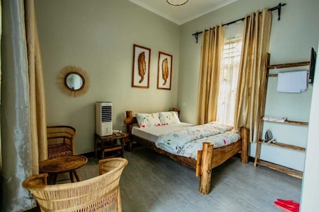Economy Double Room | Desk, laptop workspace, iron/ironing board, free WiFi. TCTC & CAMP