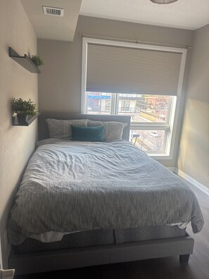 1 bedroom, WiFi, bed sheets