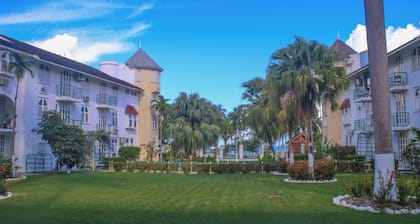 Sandcastles Beach Resort One-bedroom