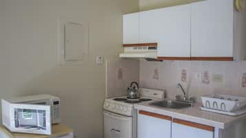 Doppia Economy, balcone, vista mare parziale | Cucina privata