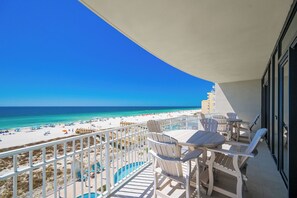 Outdoor dining - Phoenix Gulf Shores II 405 | Oceanfront 4BR Corner Condo, Sleeps 16 (Gulf Shores)