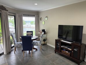 Interior - Cozy Lake Hamilton 1-bedroom condo with Relaxing views (Hot Springs)