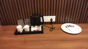 Deluxe Double Room, Bay View | Coffee and/or coffee maker