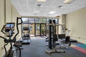 Fitness facility - 🏖️Stunning Beachfront Views | 3 Pools | 1BR | Sunbird 202E🏖️ (Panama City)