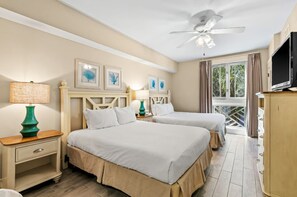 Tabla de planchar con plancha, wifi gratis y ropa de cama 