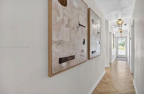 Interior - Waterfront pool home- 3BR/3BA Hollywood Beach (Hollywood)