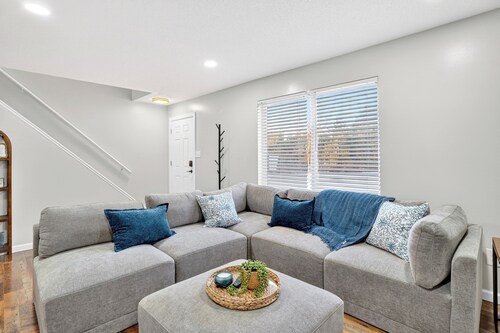 Newly Remodeled Condo in the Heart of Springfield