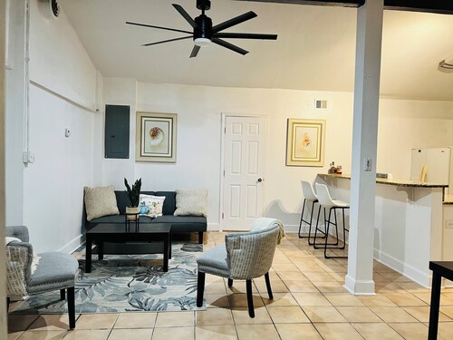 Lovely 1-bedroom apartment near Memorial Hospital in Tallahassee